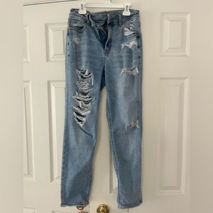 American Eagle Ripped Stretch Mom Jeans size 4